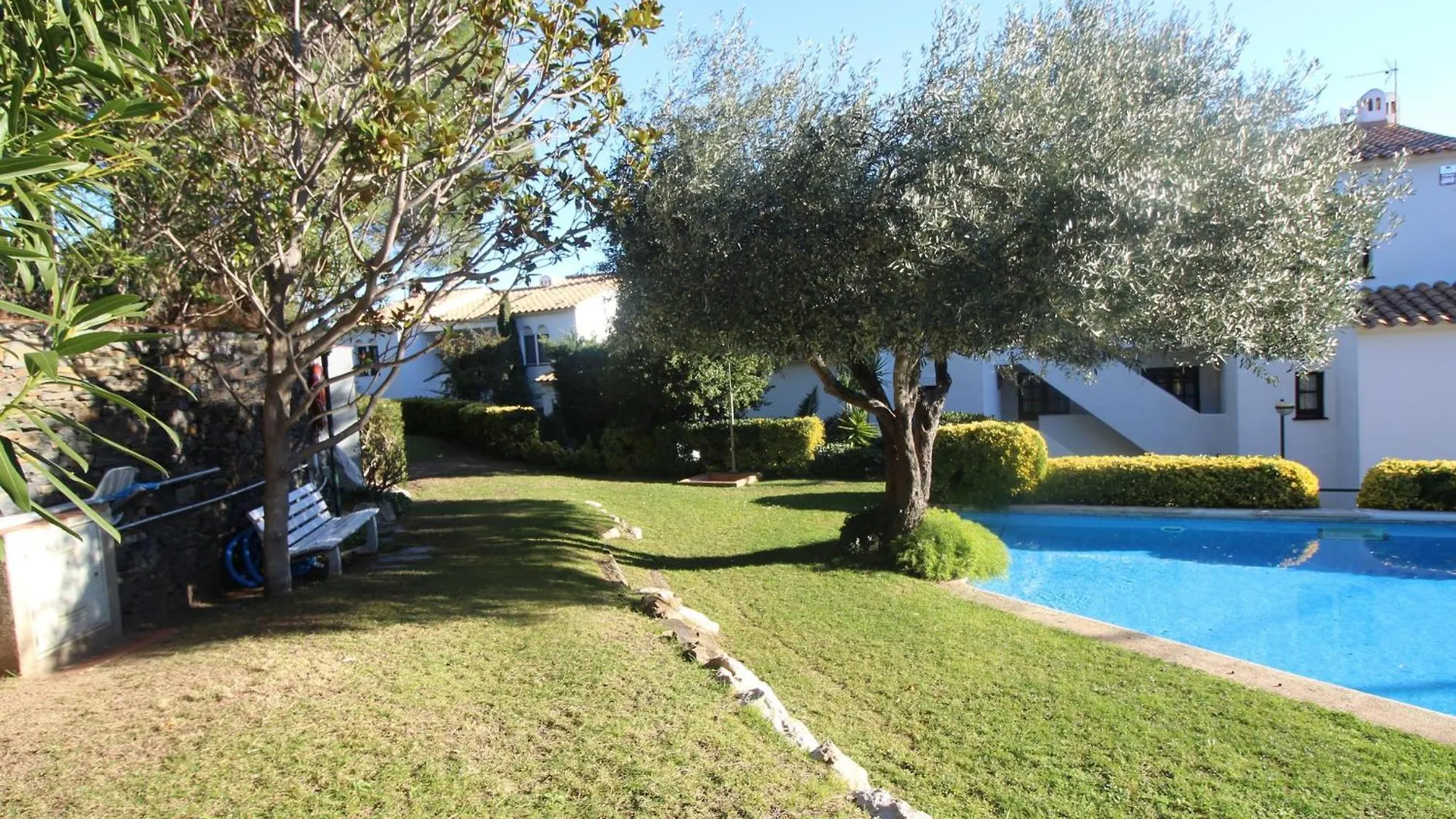 Apartment Cel 103 Apartamento Luminoso Y Sencillo En Residencial Ajardinado Con Piscina Comunitaria - Es-228-22 Llanca Spain
